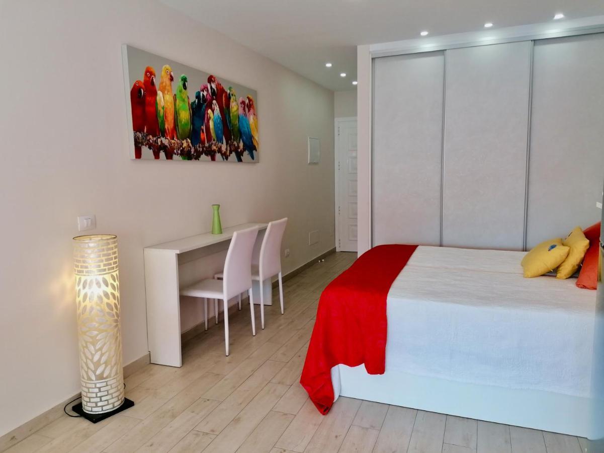 Sun & View Holiday Home Лос Кристианос Екстериор снимка